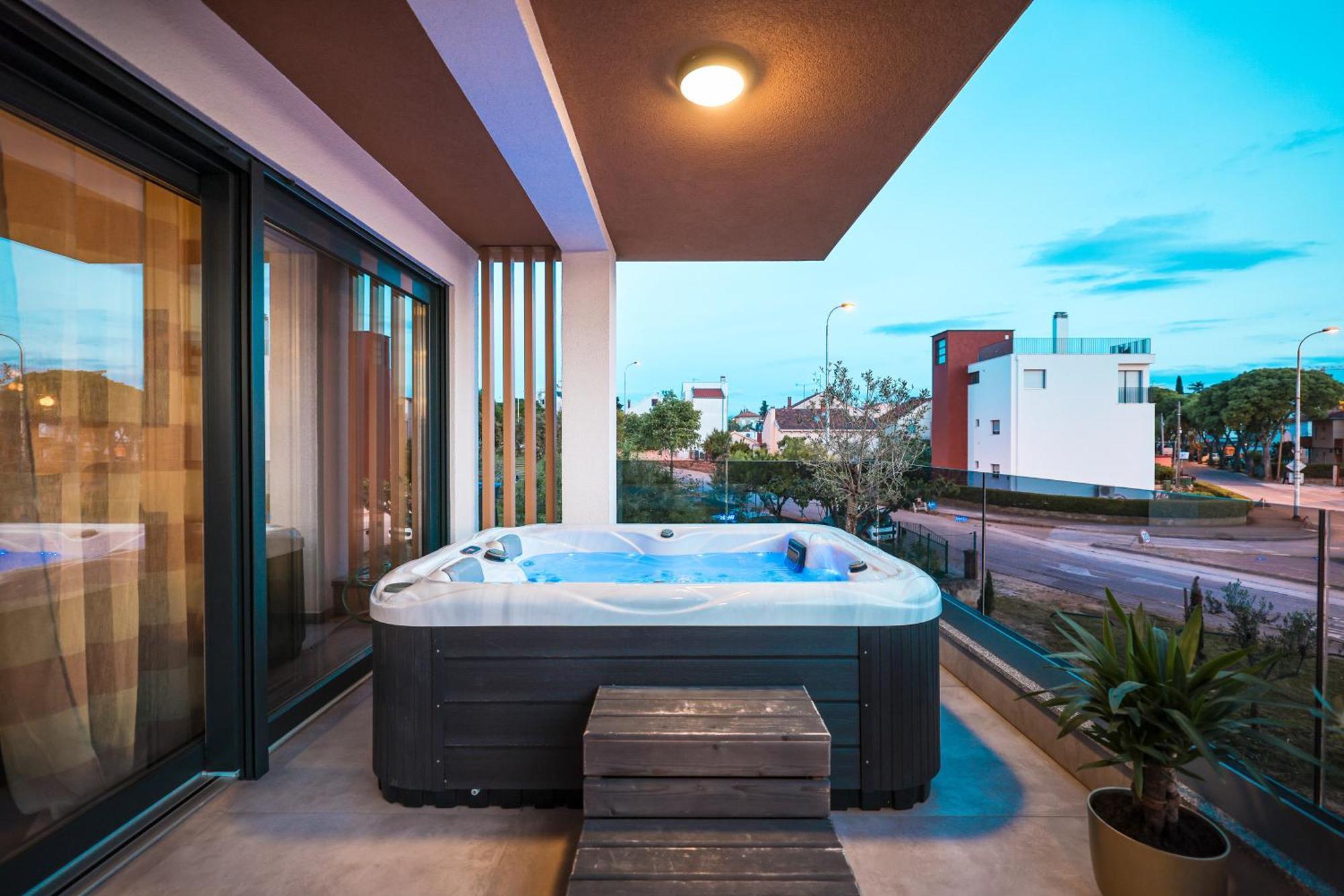 Luma Luxury Apartment With Jacuzzi 자다르 외부 사진