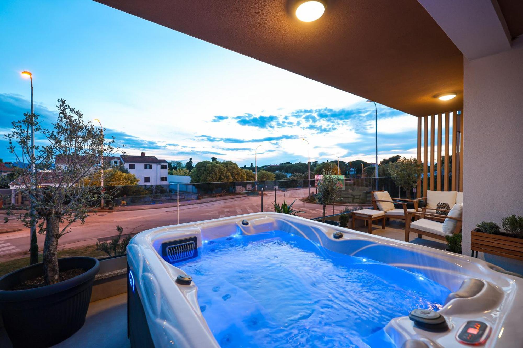 Luma Luxury Apartment With Jacuzzi 자다르 외부 사진